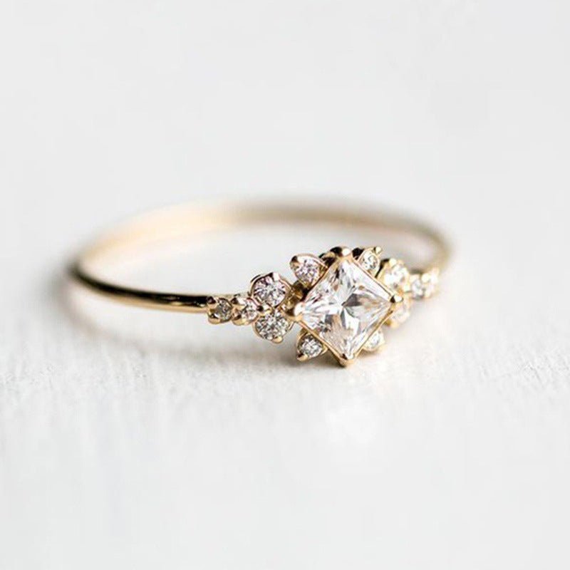 Mariam's Collection Mariam's Collection Luxurious Square Zirconia Ring(MAC196) — detail shot 6