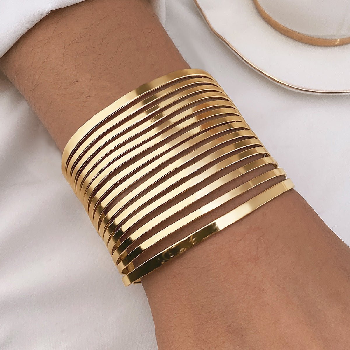 Mariam's Collection Mariam's Collection Bohemian Style Exaggerated Alloy Bracelet(MAC205) — feature highlight