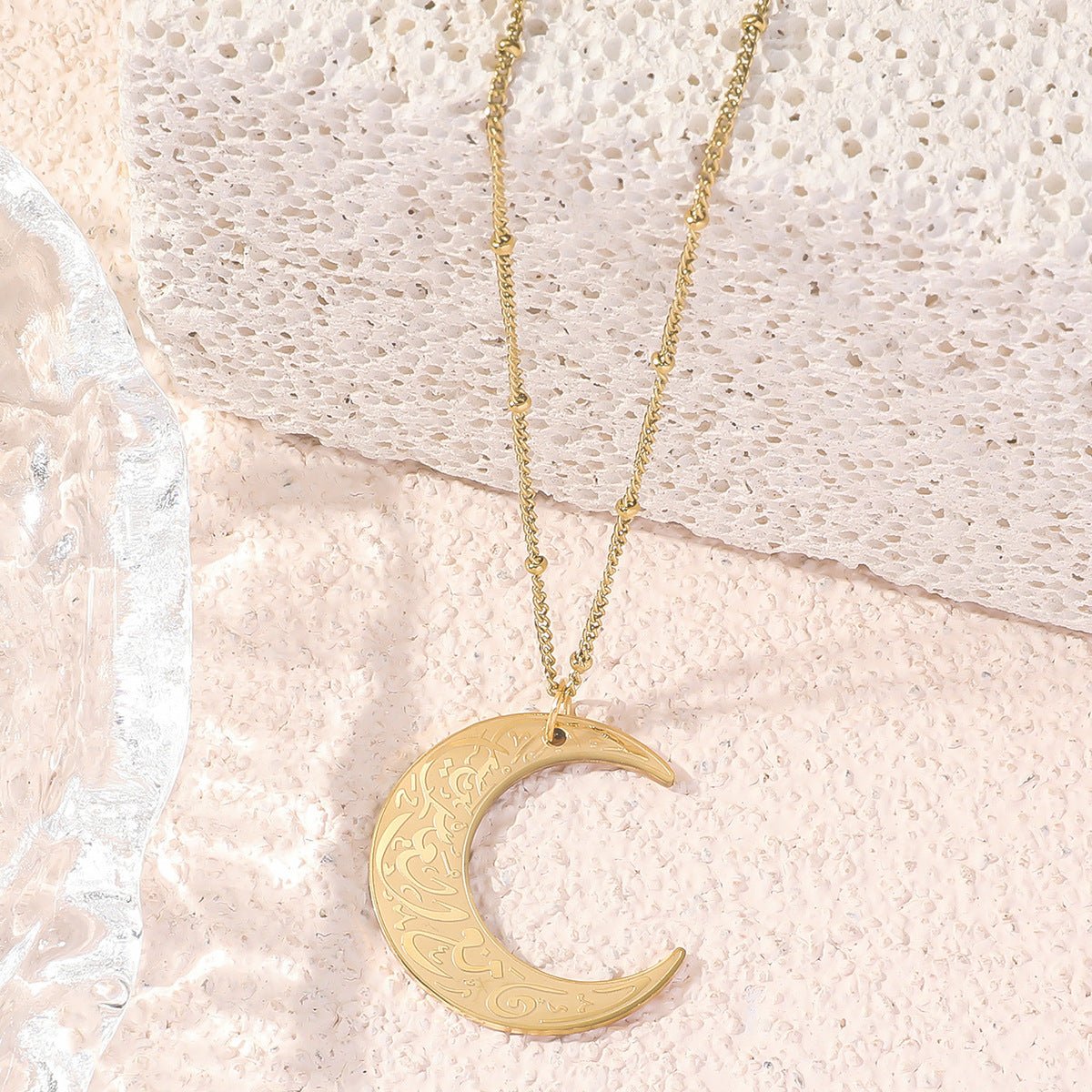 Mariam's Collection Simple Moon Titanium Steel Clavicle Chain Necklace (With gift box)(MAC218) — detail shot 6