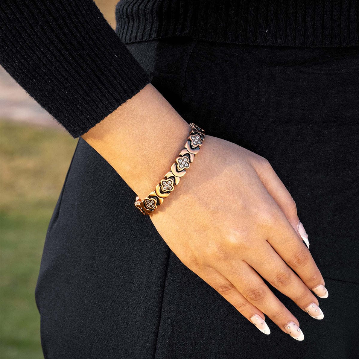 MagnetRX Copper Clover Magnetic Bracelet for Women — detail shot 7