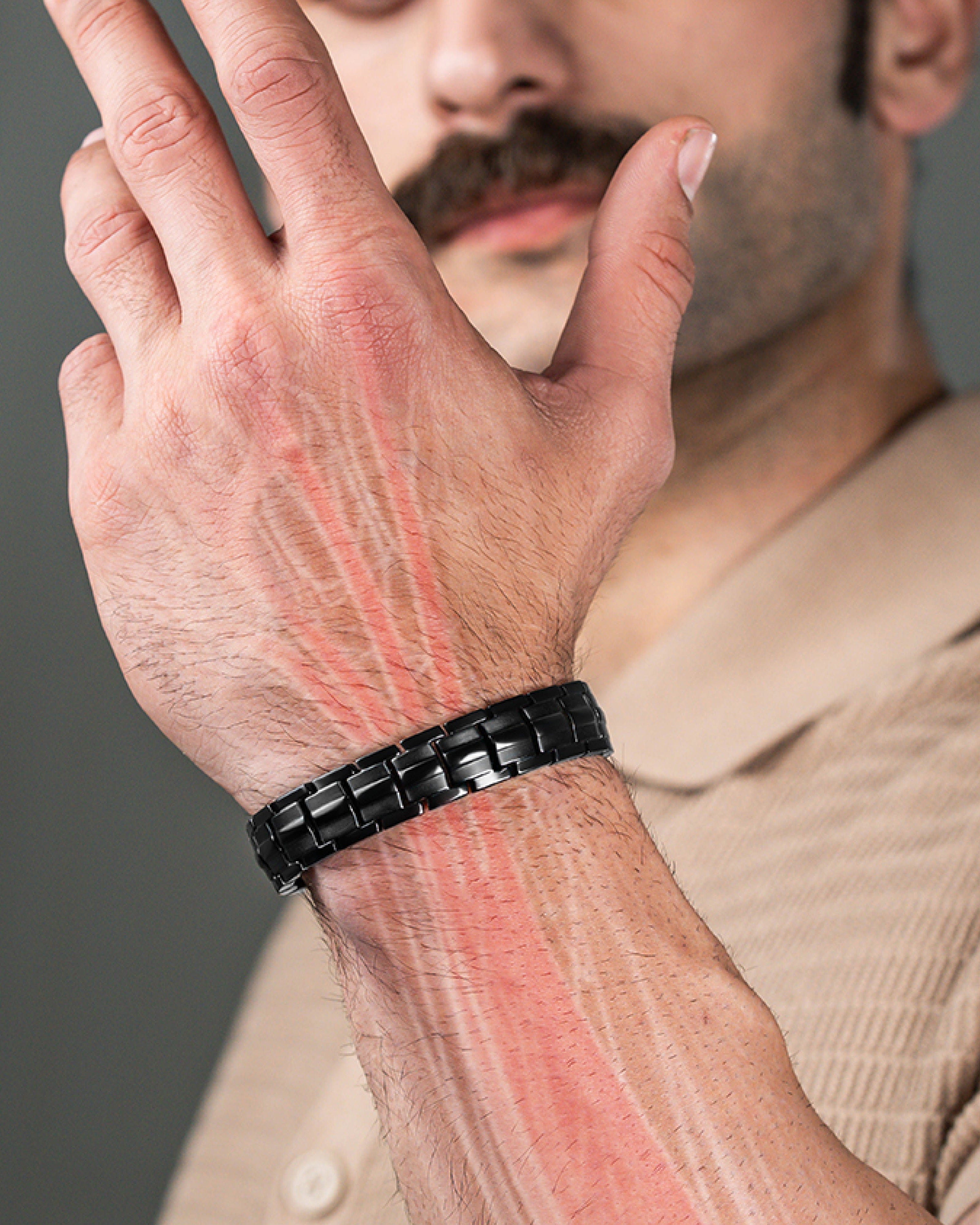 MagnetRX EllipseMAX Magnetic Bracelet for Men (Black) — Black detail