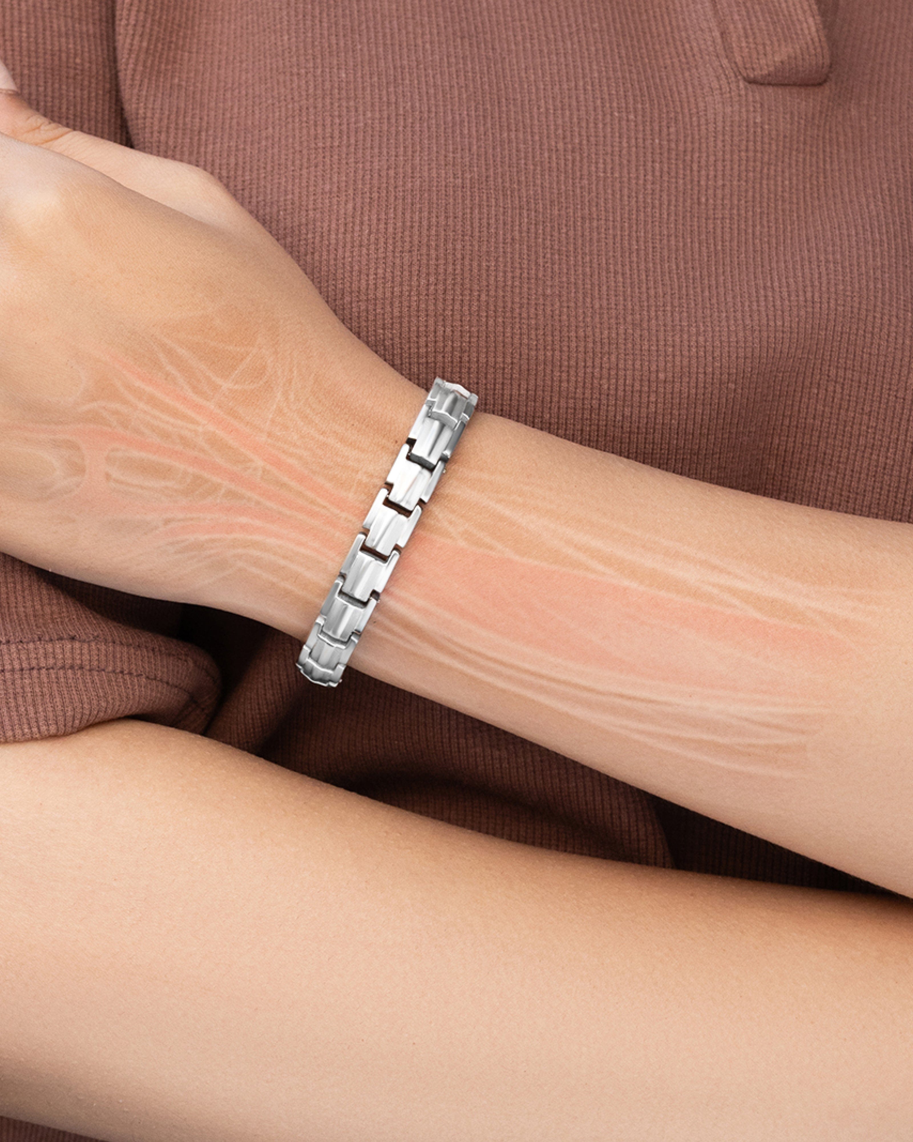 MagnetRX EllipseMAX Magnetic Bracelet for Women (Silver) — Silver detail