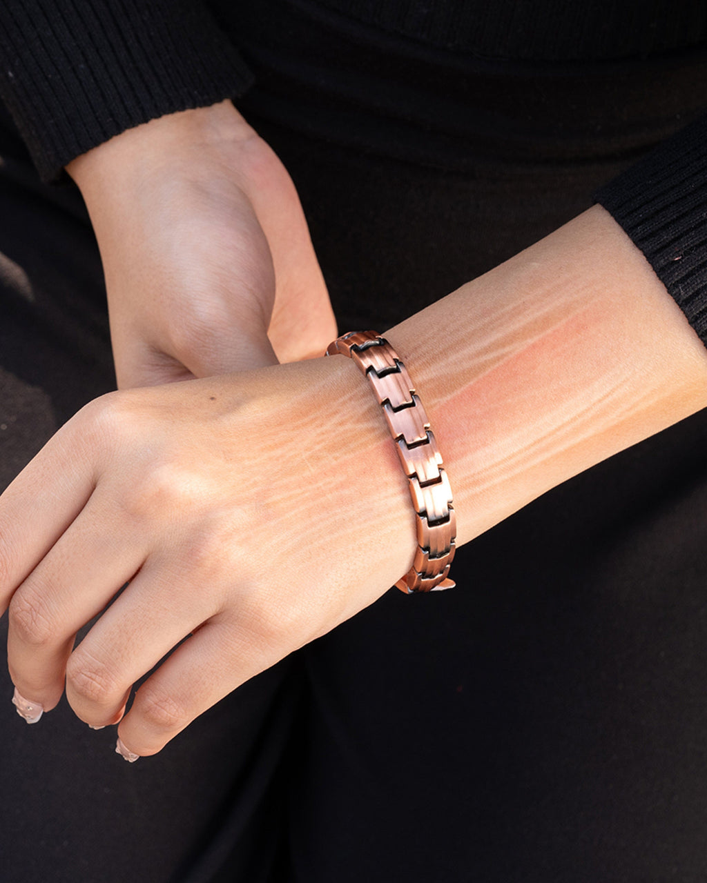MagnetRX EllipseMAX Magnetic Copper Bracelet for Women — construction detail