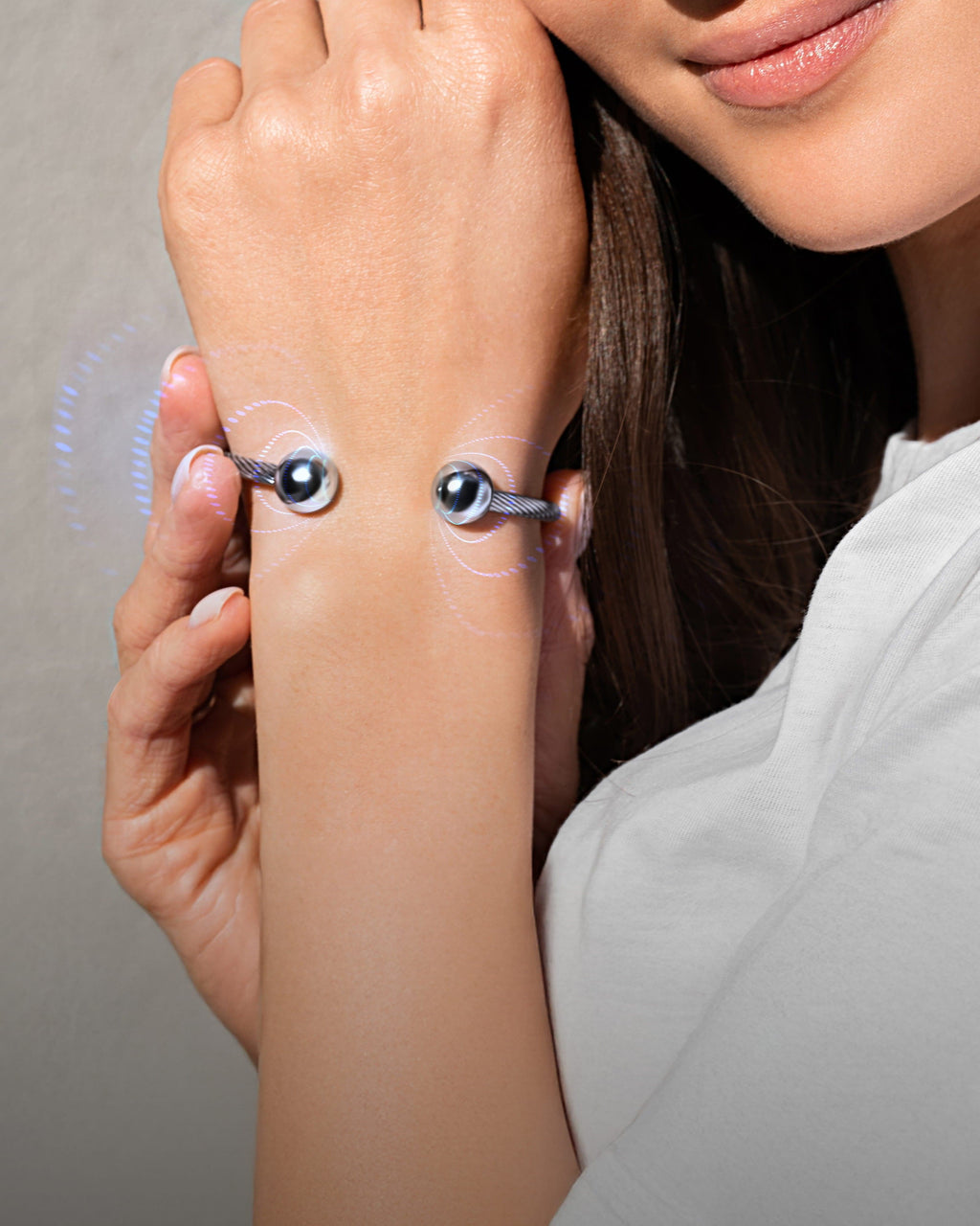 MagnetRX Twisted Cable Magnetic Bracelet Cuff (Silver) — Silver detail