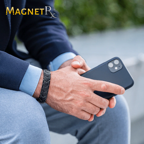 MagnetRX Ultra Strength Magnetic Therapy Bracelet Black Arrow Chain — detail close-up