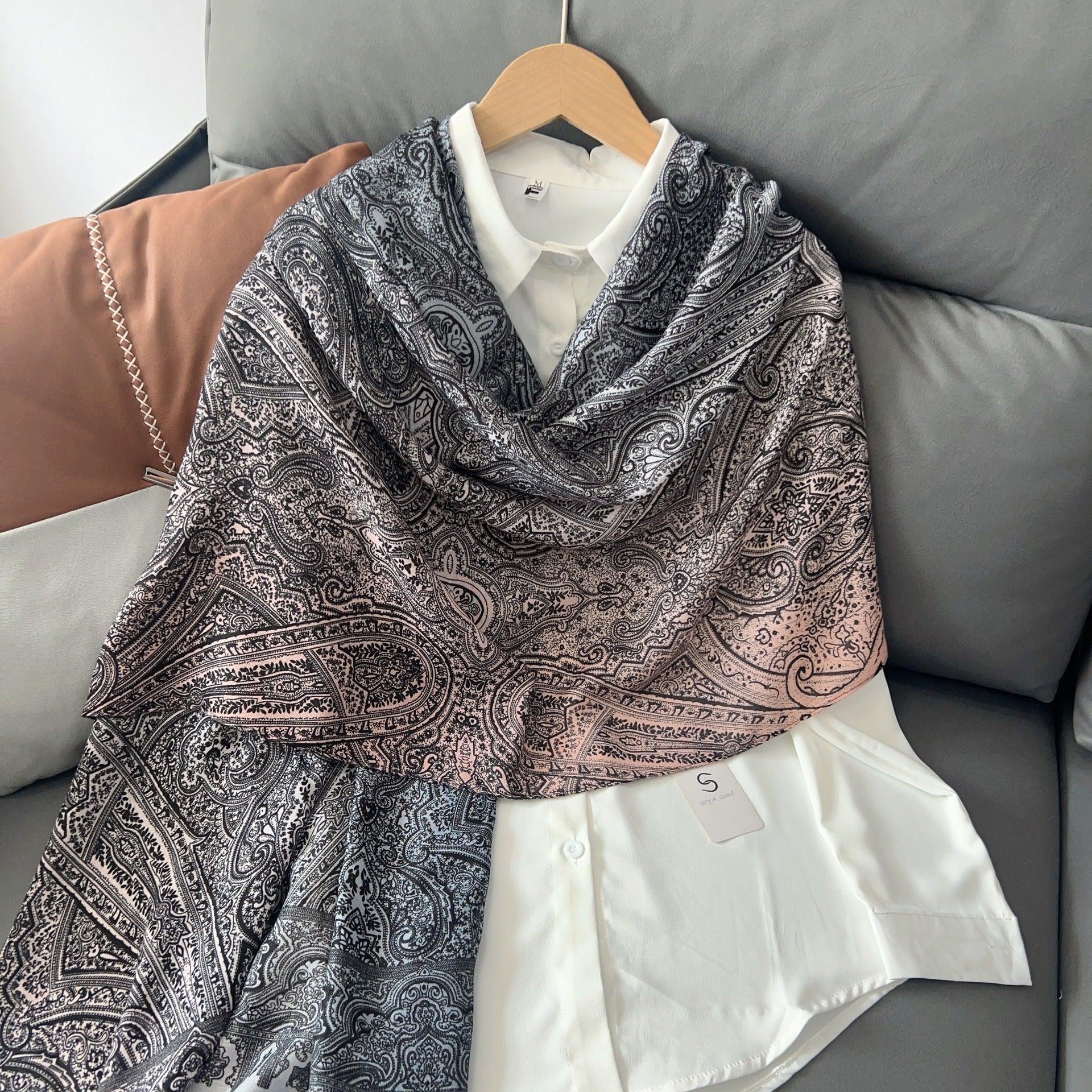 Mariam's Collection Mariam's Collection MH058 Cashew Printed Cotton And Linen Thin Hijab — Mariam's Collection branding close-up