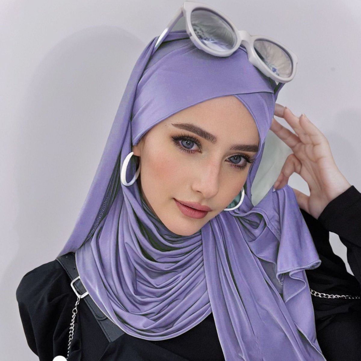 Mariam's Collection Mariam's Collection MH059 Solid Color Single Layer Cross Stretch Hijab — product on model