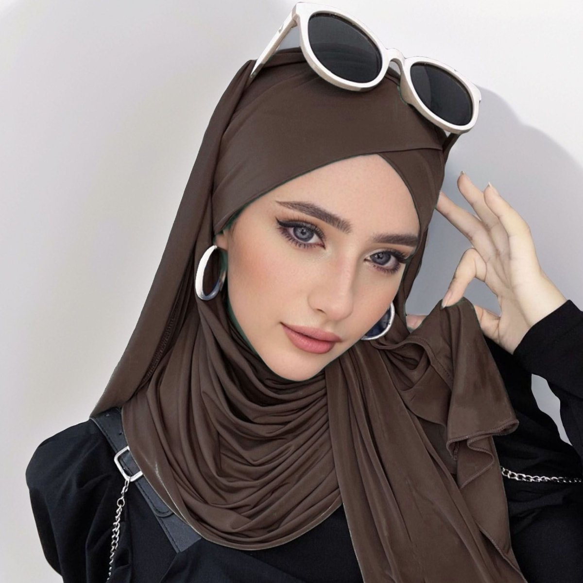 Mariam's Collection Mariam's Collection MH059 Solid Color Single Layer Cross Stretch Hijab — feature highlight