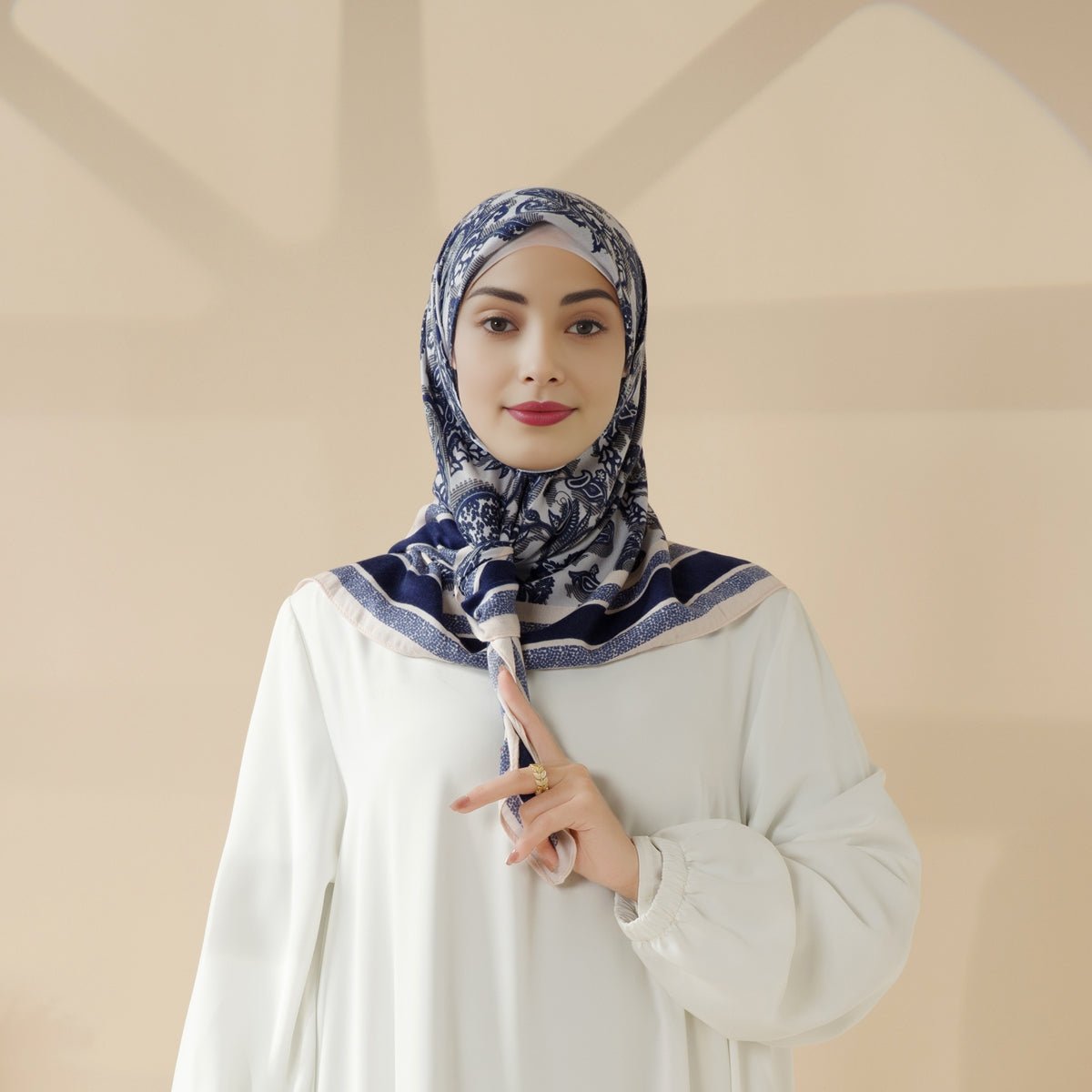 Mariam's Collection Mariam's Collection MH096 Printed Cashmere Touch Square Hijab — detail shot 7