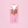 Mariam's Collection Mariam's Collection MMU022 mini eyeshadow brush — lifestyle worn / used context