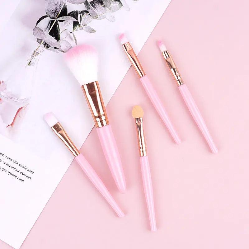 Mariam's Collection Mariam's Collection MMU022 mini eyeshadow brush — construction detail