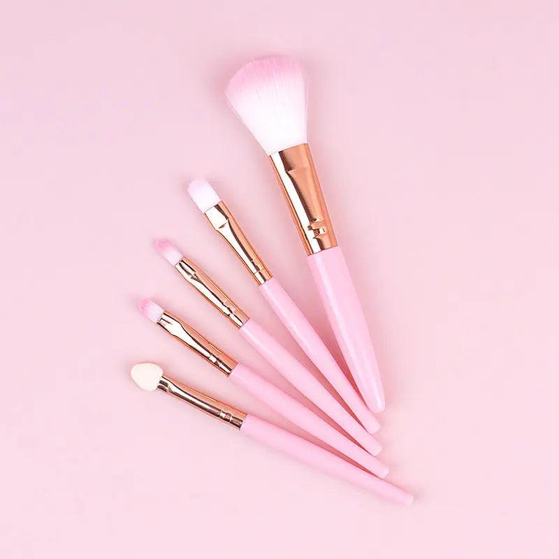 Mariam's Collection Mariam's Collection MMU022 mini eyeshadow brush — product category context