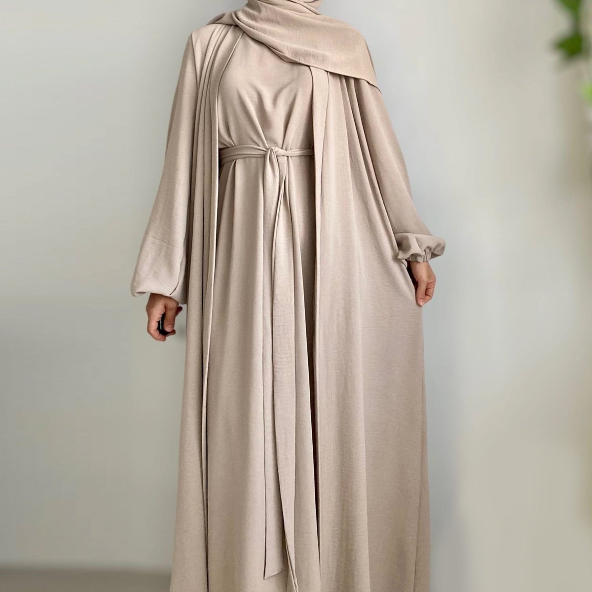 Mariam's Collection Solid Color Elegant Open Abaya with Pockets | 3-Piece Set Open Abaya (MOA092) — construction detail
