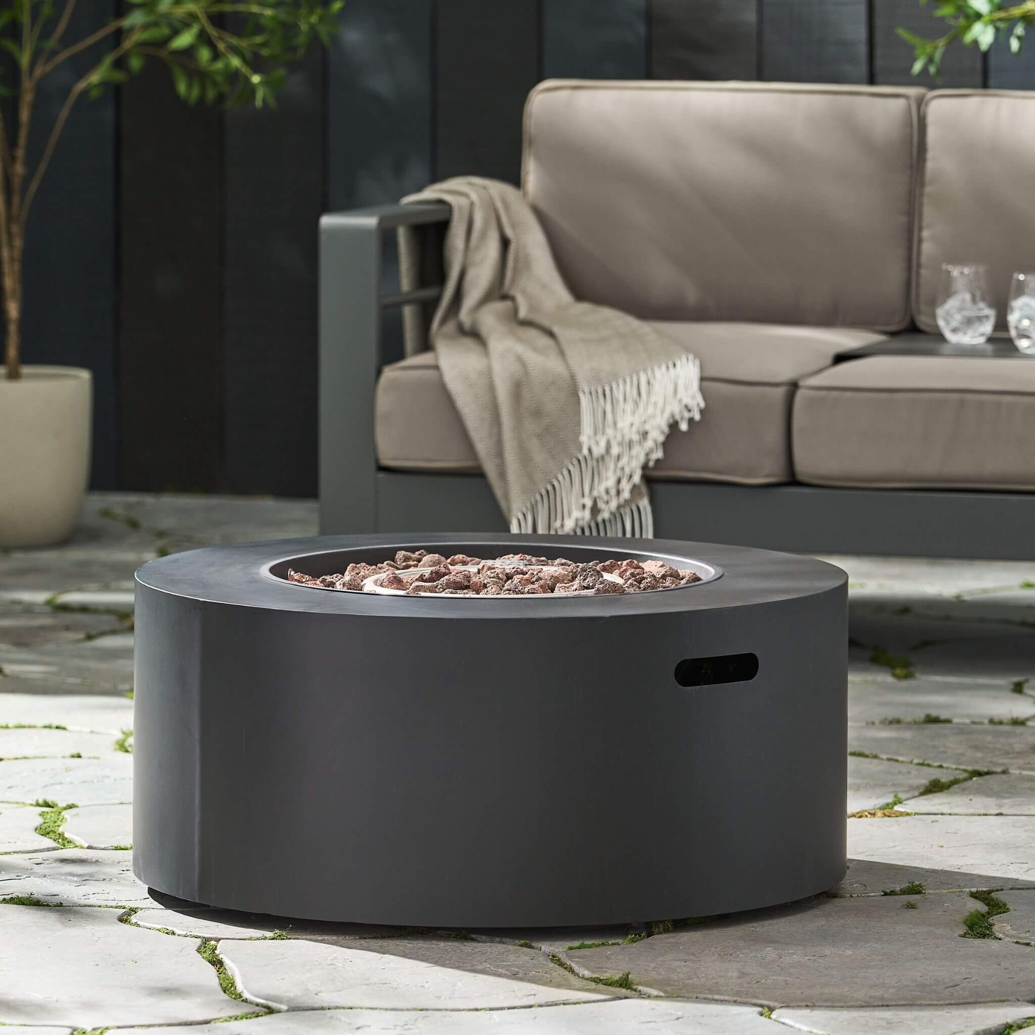 Alora Modern 32-Inch 40K BTU Round Iron Propane Fire Pit (SAK29102) – SAKSBY WHOLESALE, view 10