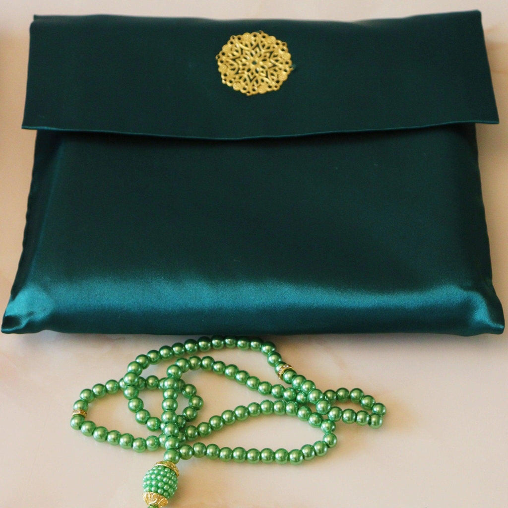 Mariam's Collection Mariam's Collection Luxury Prayer Mat and Tasbeeh Set (MR048) — detail close-up