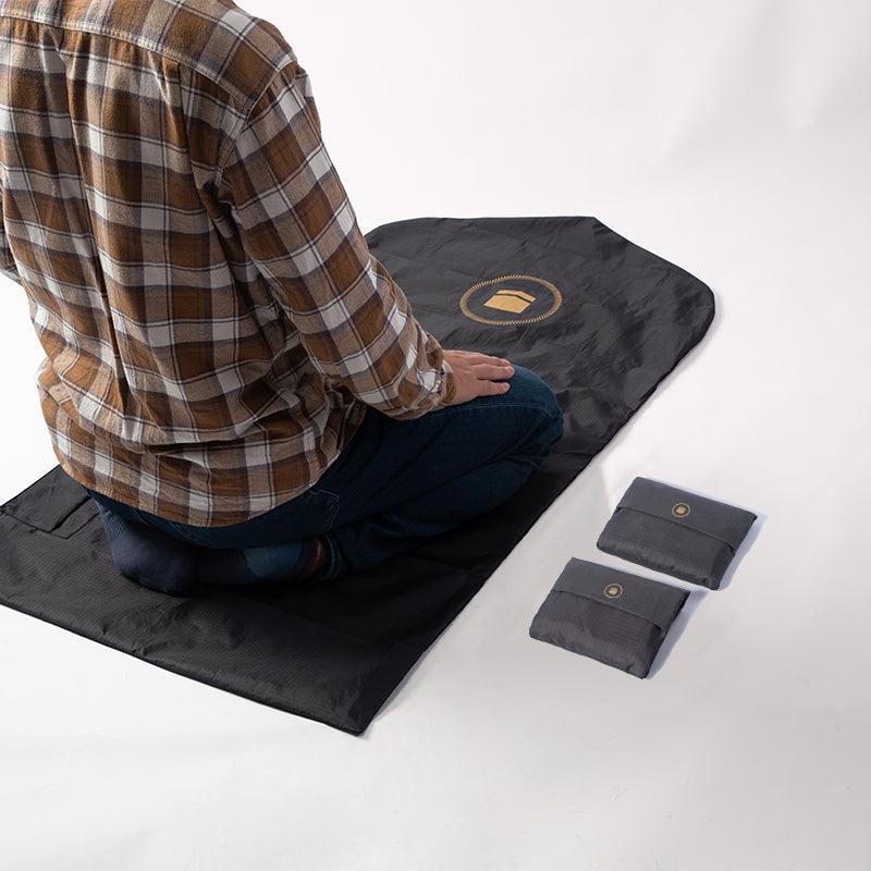 Mariam's Collection Mariam's Collection MR052 Portable Foldable Travel Prayer Mat — Mariam's Collection branding close-up
