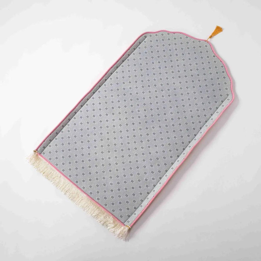 Mariam's Collection Mariam's Collection MR053 Thickened Embossed Flannel Prayer Mat — fabric or material detail