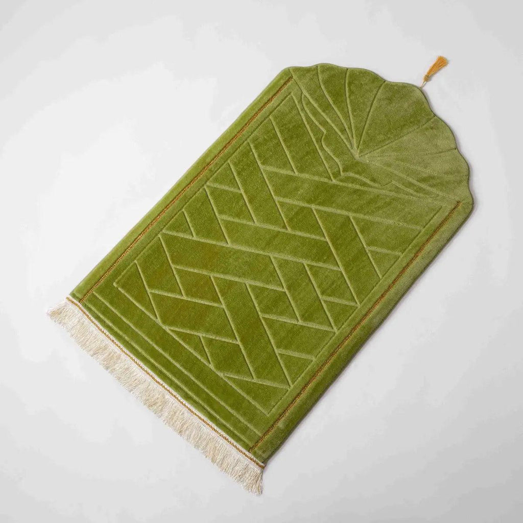 Mariam's Collection Mariam's Collection MR053 Thickened Embossed Flannel Prayer Mat — construction detail