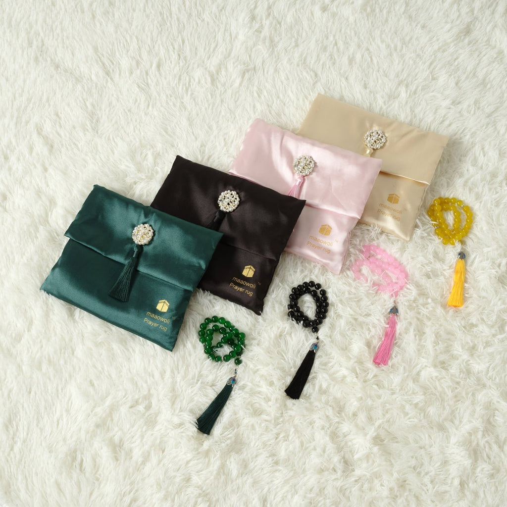 Mariam's Collection Mariam's Collection New Luxury Prayer Mat and Tasbeeh Set (MR056) — construction detail