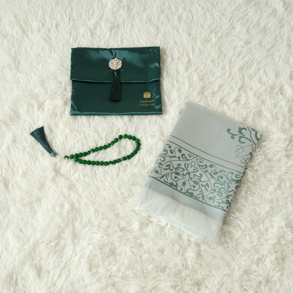 Mariam's Collection Mariam's Collection New Luxury Prayer Mat and Tasbeeh Set (MR056) — product on model