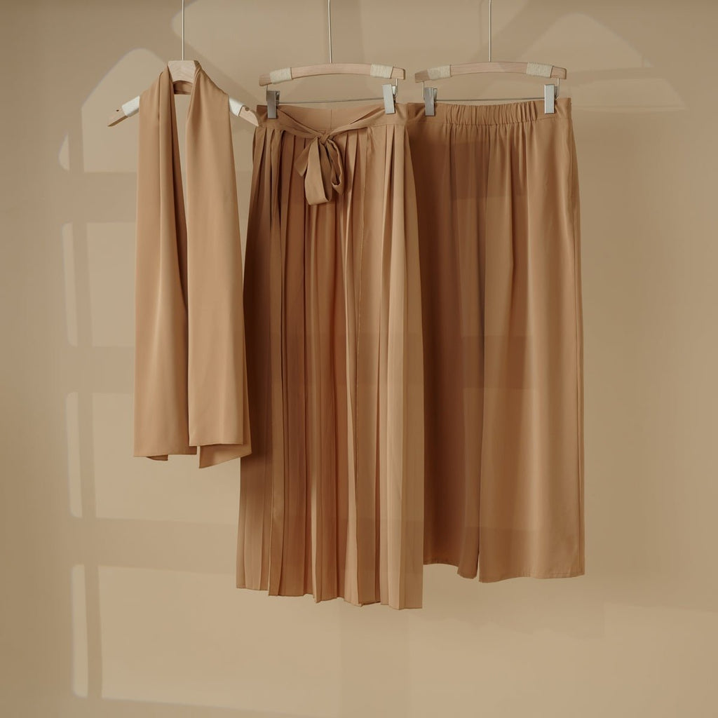 Mariam's Collection Pleated Overskirt, Wide-Cut Pants & Matching Hijab Set (MS025) — detail shot 6