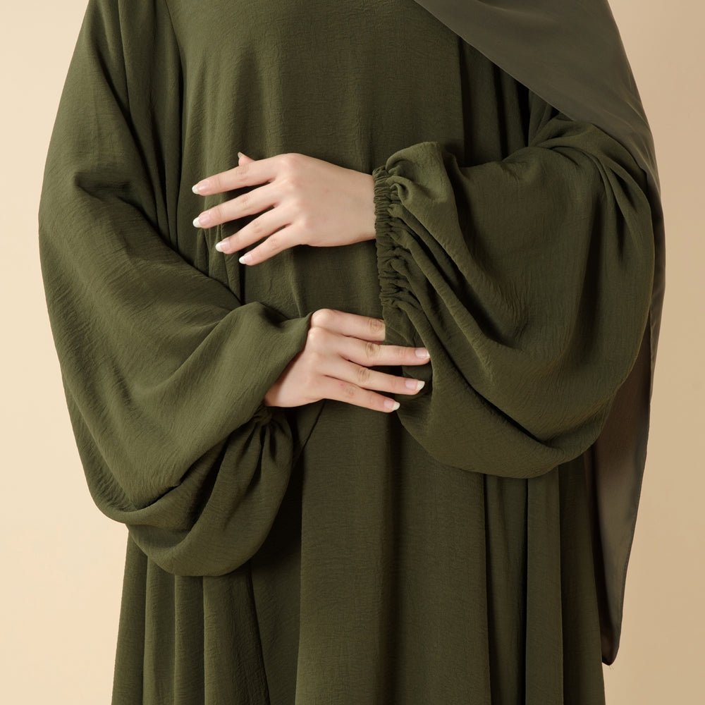 Mariam's Collection Relaxed Fit Lantern Sleeves Crepe Abaya (MA190) — Relaxed detail