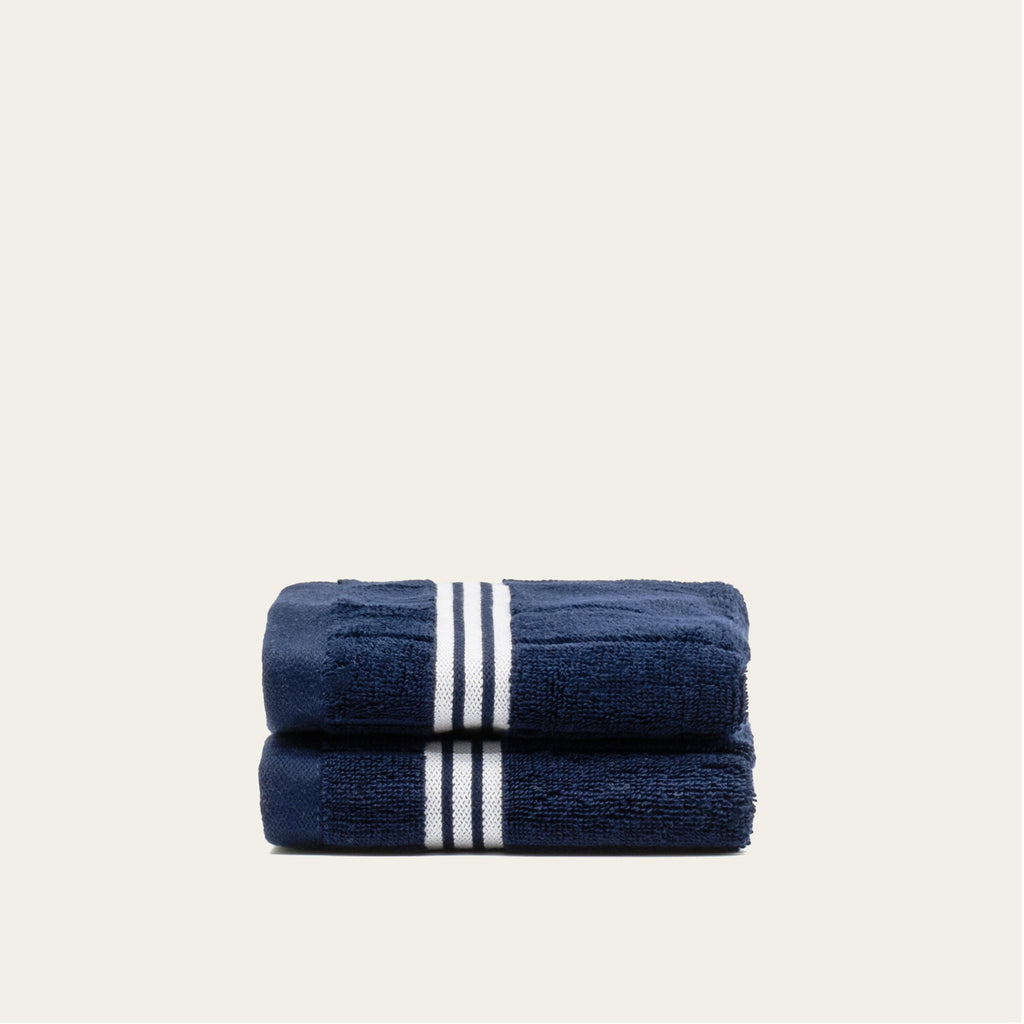 Italic Nautilus Towels — alternative angle
