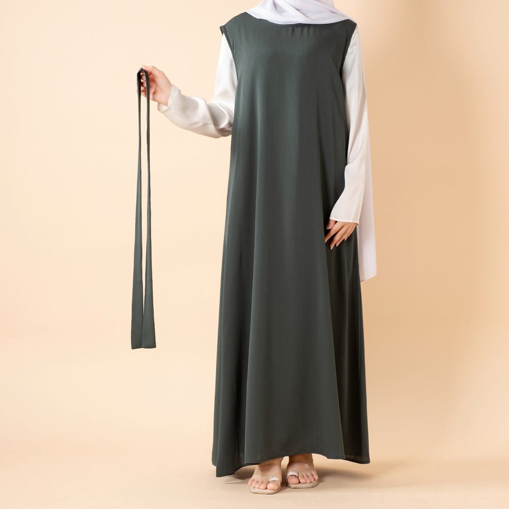 Mariam's Collection Premium Nida Zoom Open Abaya 3-Piece Set (MOA239) — in-use photo