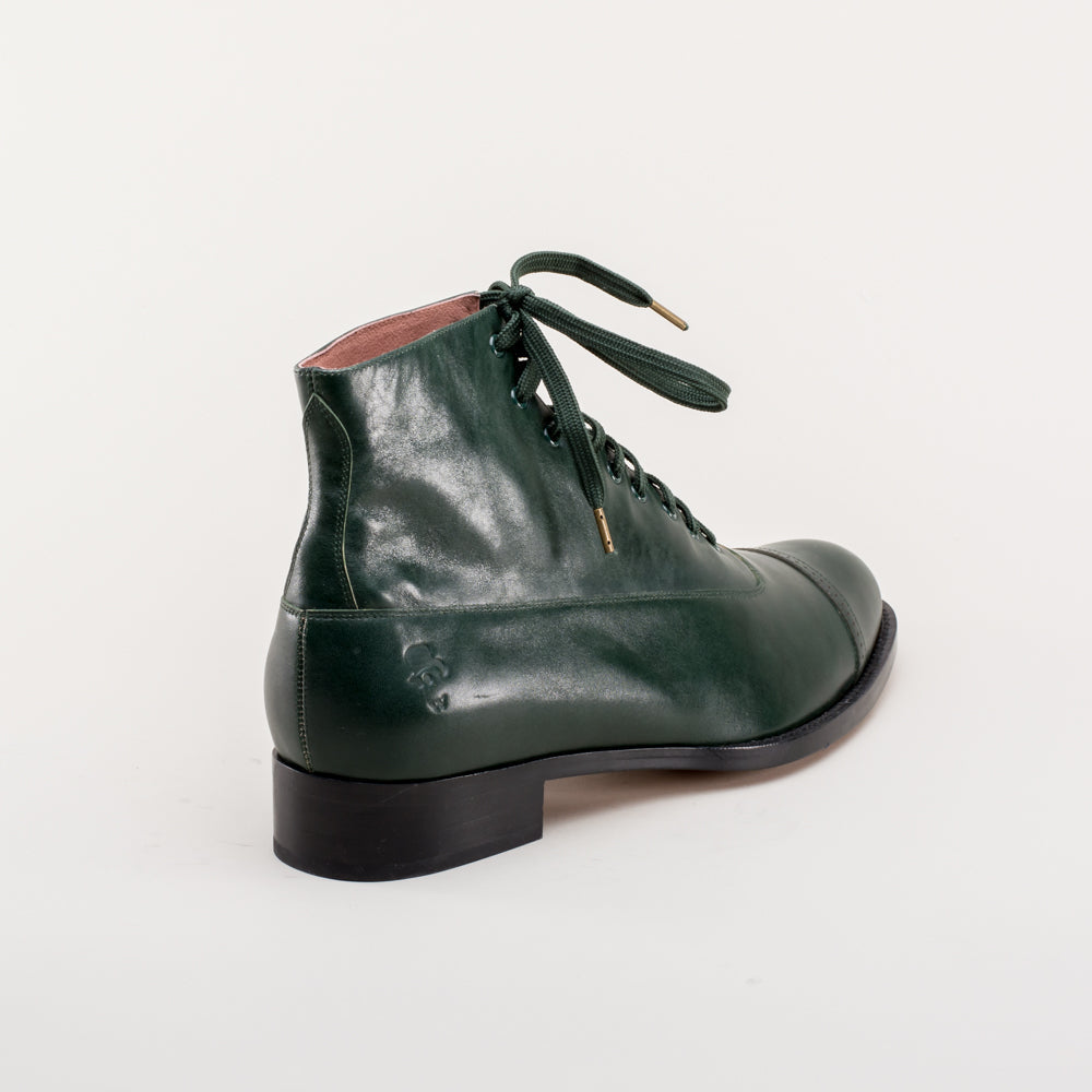 American Duchess Noble Men's Vintage Lace-Up Boots (Green) — branding close-up