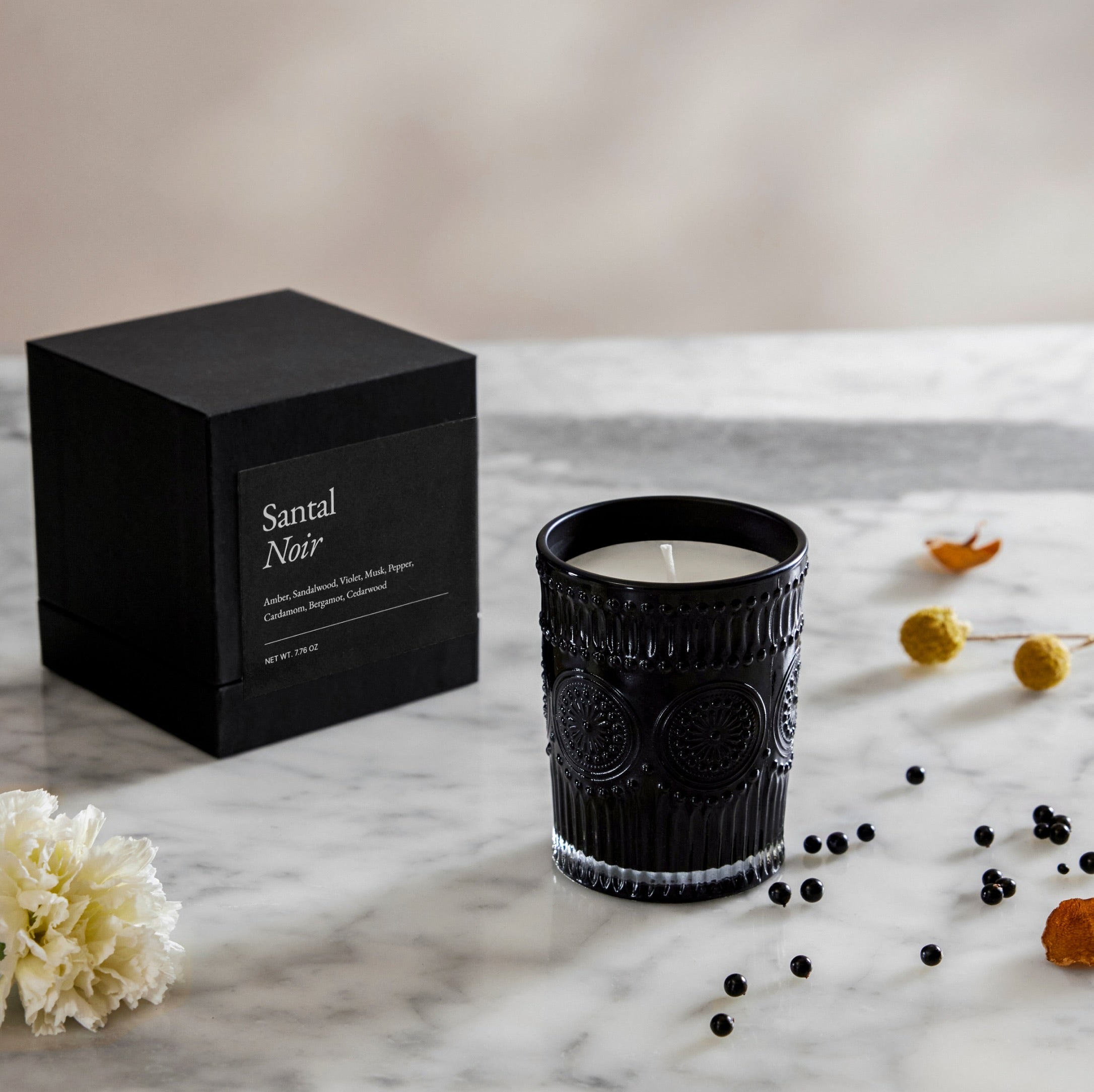 Italic Noir Swiss Scented Glass Candle — Swiss-made scented candle in noir glass vessel