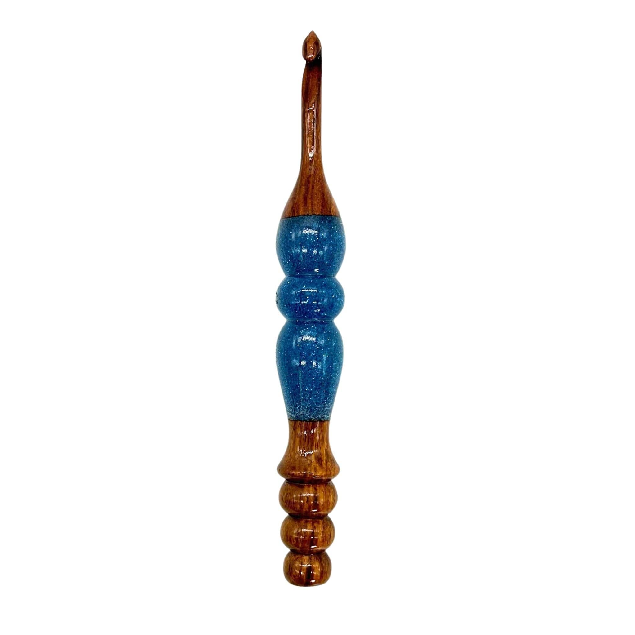 Darn Good Yarn Sparkle Rosewood Crochet Hook — detail shot 10