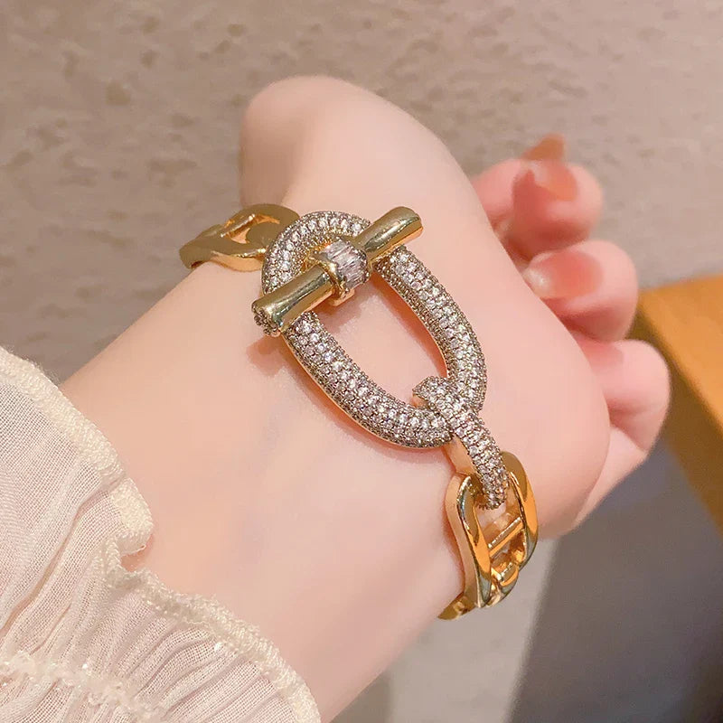 MyClosetAid MyClosetAid Sparkling Novelty Bracelet Necklace Set — detail close-up