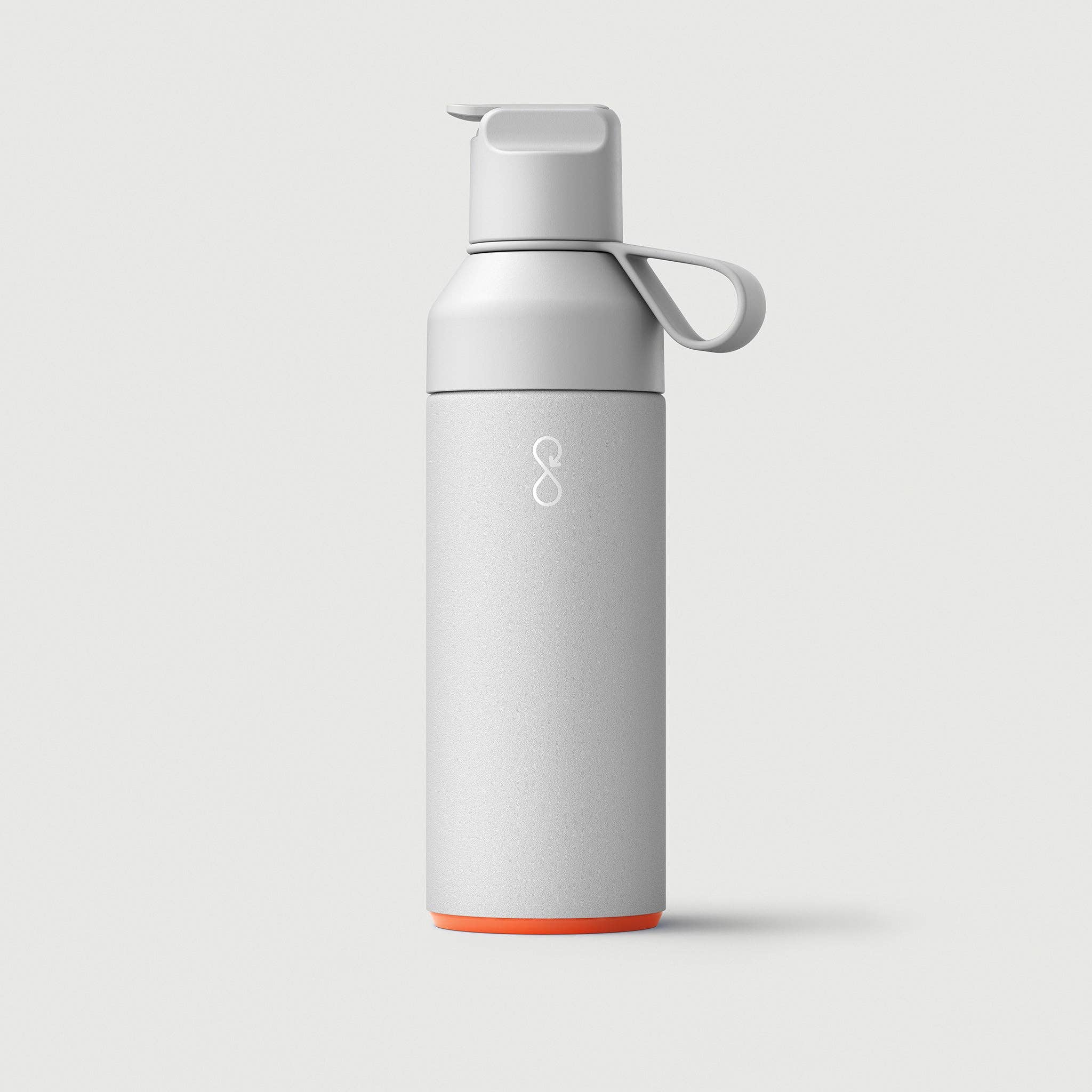 WONENA WONENA Ocean Bottle GO (17 Oz) — in-use photo