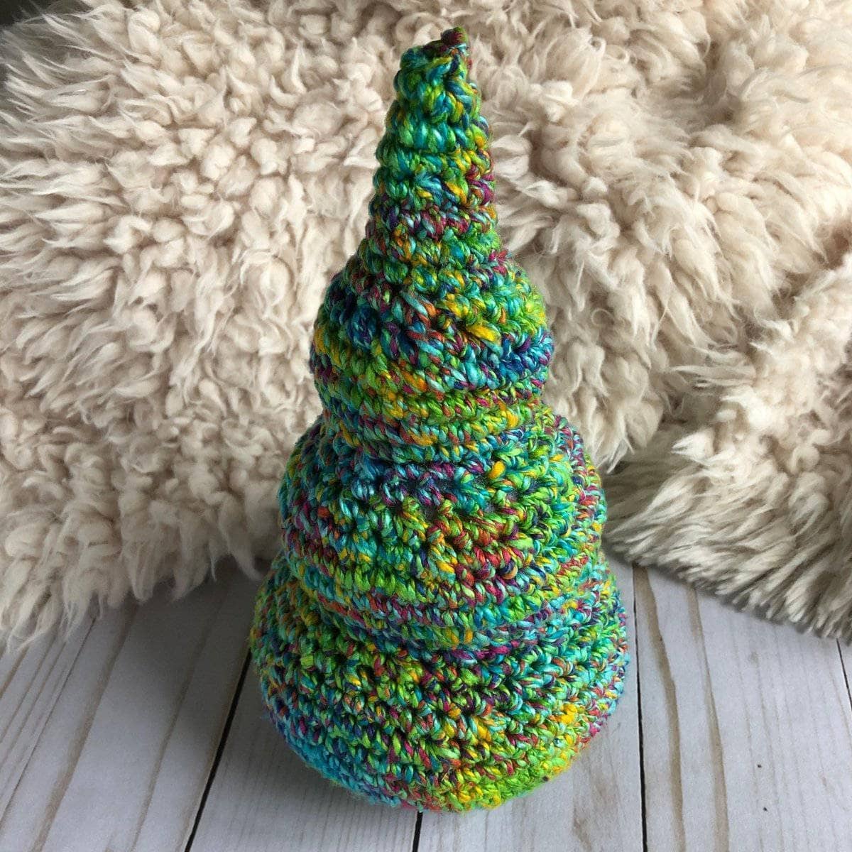 Darn Good Yarn Darn Good Yarn O'Whimsical Christmas Tree Crochet Kit — construction detail