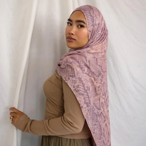 Mariam's Collection Painted Watercolor Modal Hijab in Bohemian Style (MH141) — detail shot 8