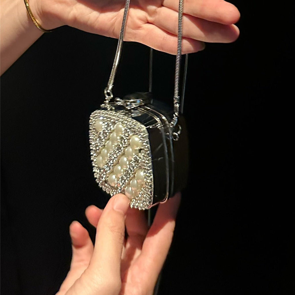 Mariam's Collection ‌Palm-Sized Diamond Mini Clutch Silver Glamour Gala Bag (MAC281) — detail shot 6