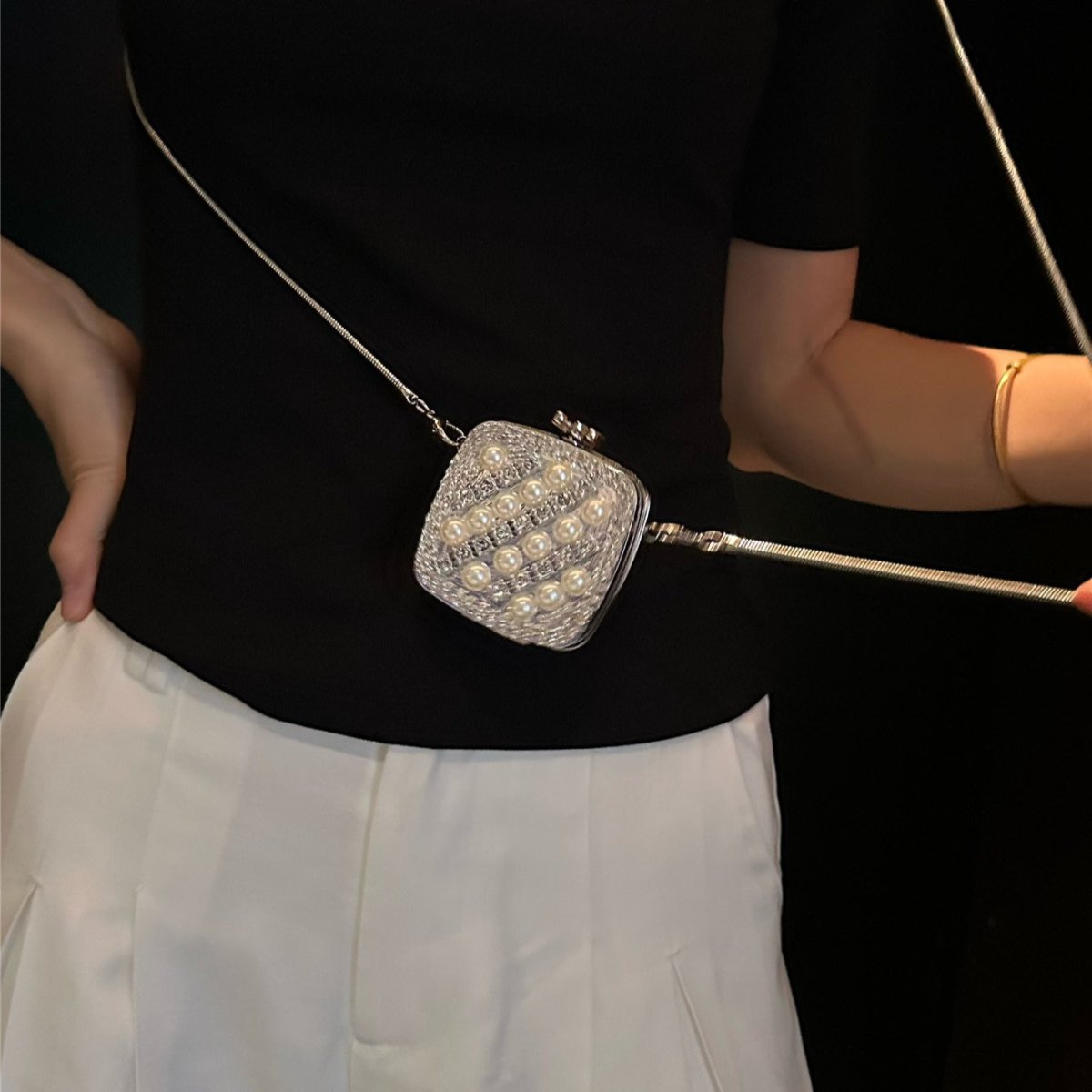 Mariam's Collection ‌Palm-Sized Diamond Mini Clutch Silver Glamour Gala Bag (MAC281) — detail shot 7