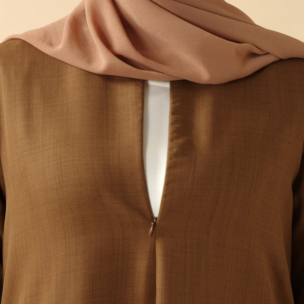 Mariam's Collection Mariam's Collection Plain Linen Abaya 3-Piece Set (MOA016) — Mariam's Collection branding close-up