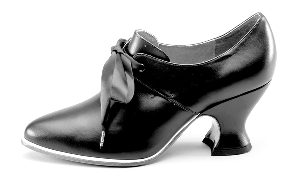 American Duchess Pompadour 18th Century Leather Shoes (Black) — main product shot
