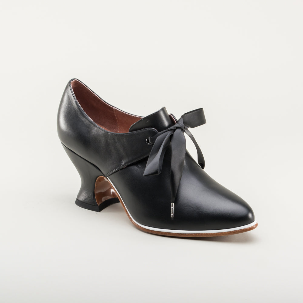 American Duchess Pompadour 18th Century Leather Shoes (Black) — lifestyle context