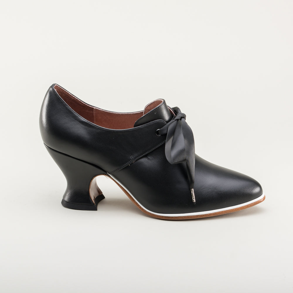 American Duchess Pompadour 18th Century Leather Shoes (Black) — branding close-up