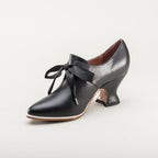 American Duchess Pompadour 18th Century Leather Shoes (Black) — texture detail