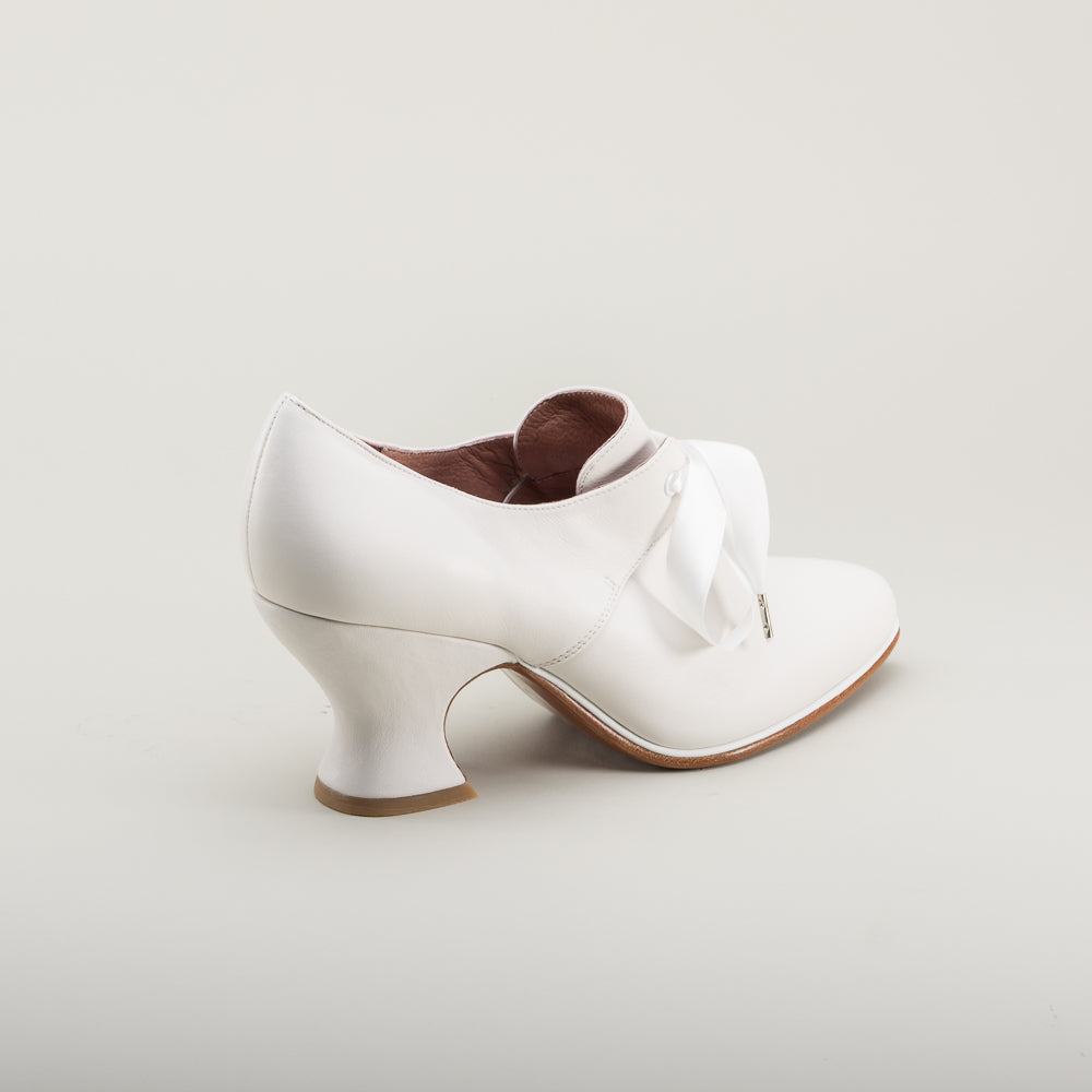 American Duchess Pompadour 18th Century Leather Shoes (Ivory) — alternate view