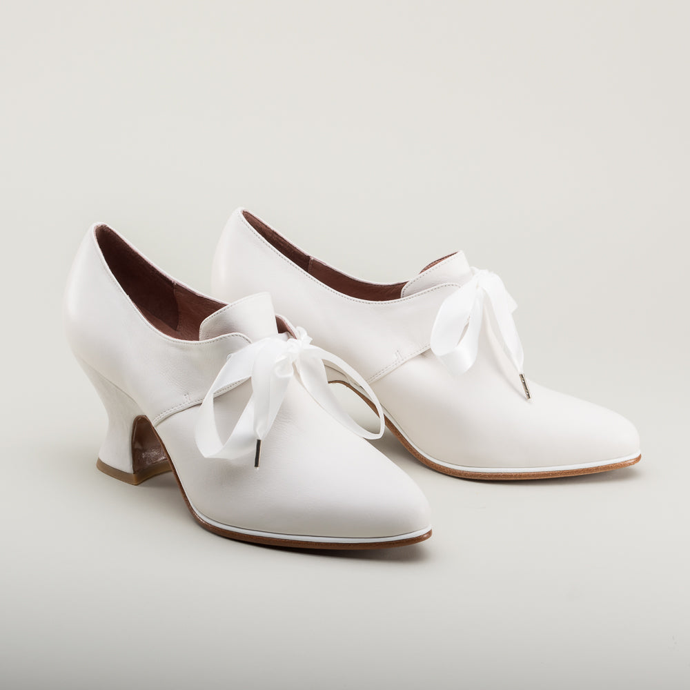 American Duchess Pompadour 18th Century Leather Shoes (Ivory) — detail and construction