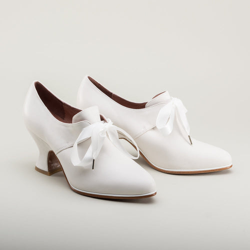 American Duchess Pompadour 18th Century Leather Shoes (Ivory) — detail and construction