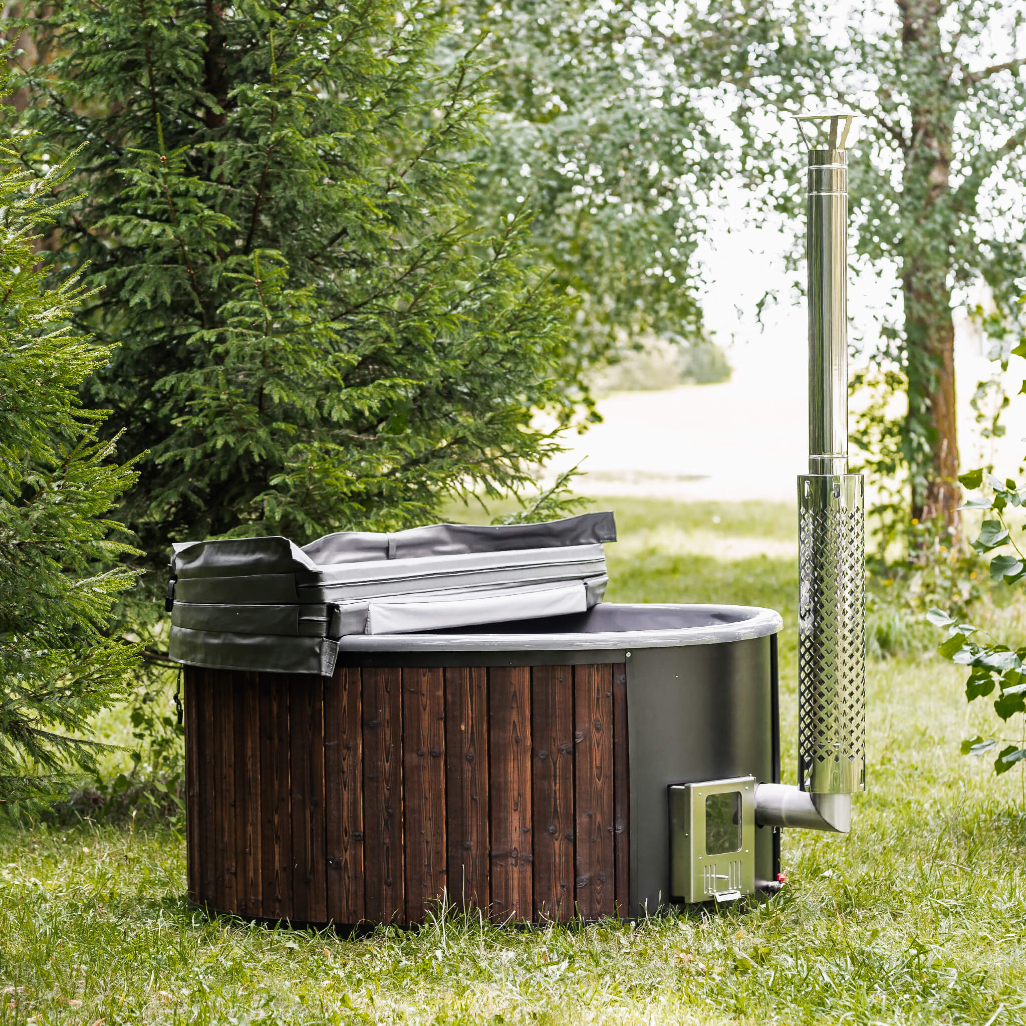 Premium 4-Person Fully-Assembled ThermoWood Wood-Fired Hot Tub (SAK14528) – SAKSBY WHOLESALE