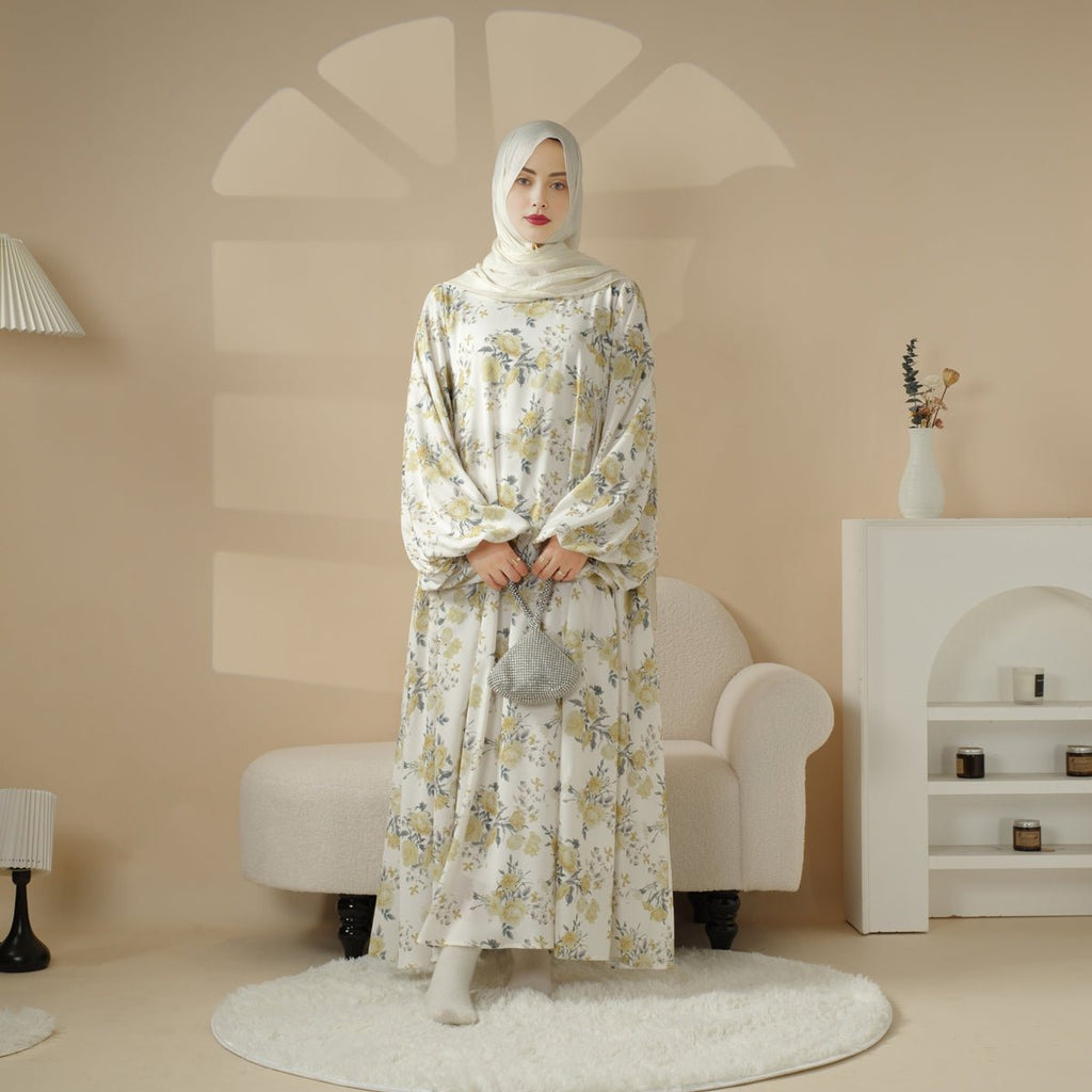 Mariam's Collection Printed Reversible Abaya (MA082) — product on model