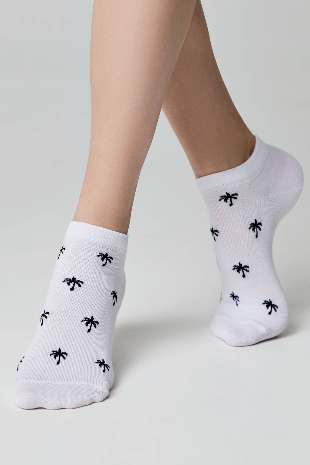 TheRanok.com Cotton Ankle Socks Conte Active - 589 Palm Trees — lifestyle context