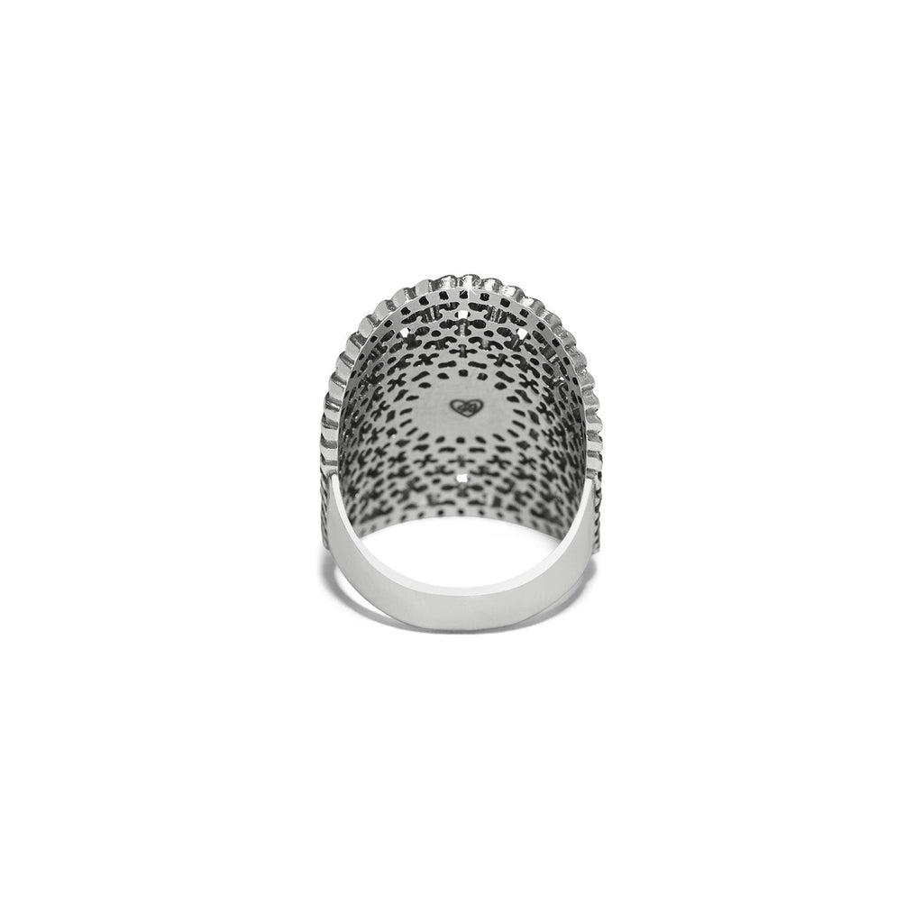 KADOU BOUTIQUE Brighton Ferrara Segreta Ring — detail close-up
