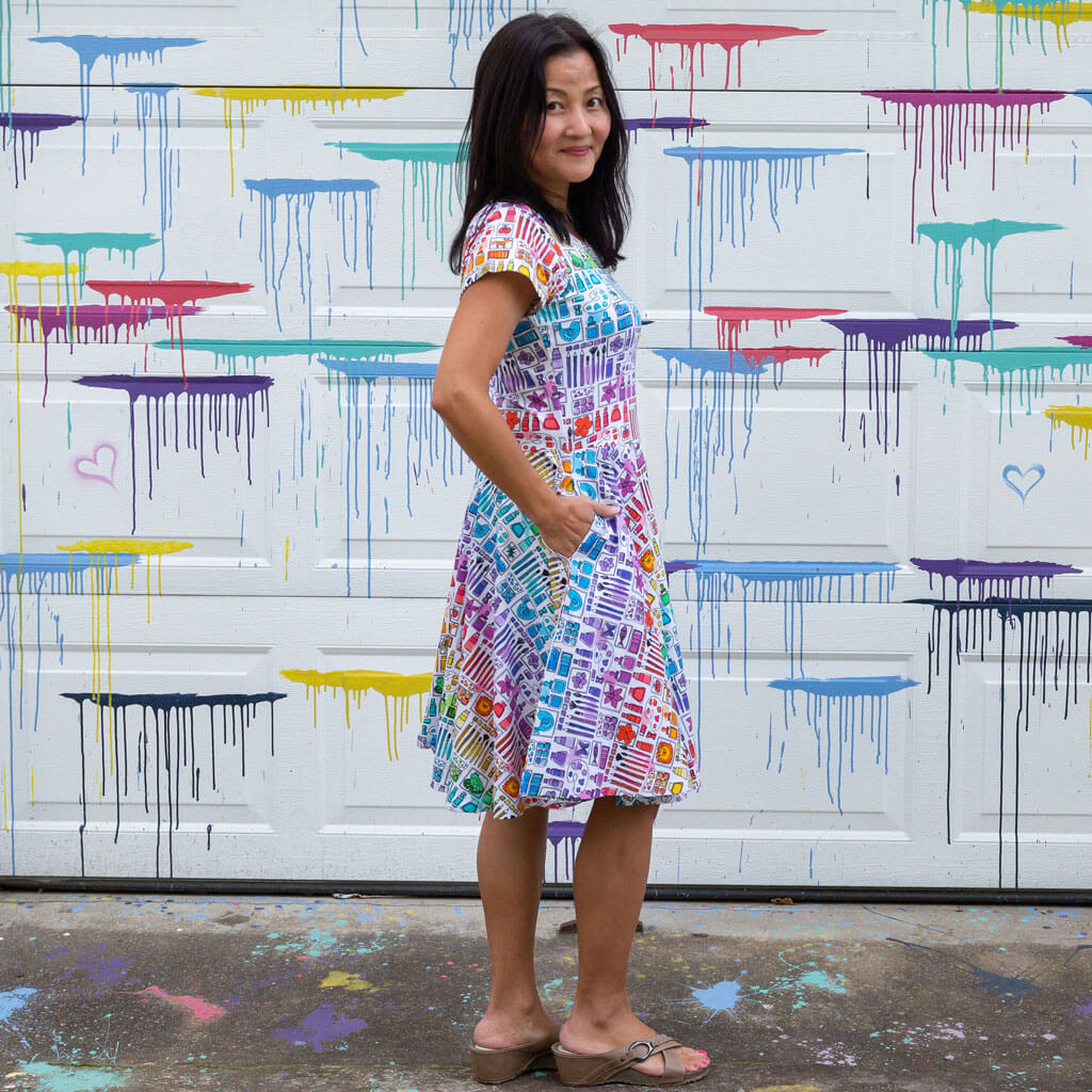Princess Awesome & Boy Wonder Adult "Smarty Paints" Rainbow Art Supplies Super Twirler Dress with Pockets — detail shot 6